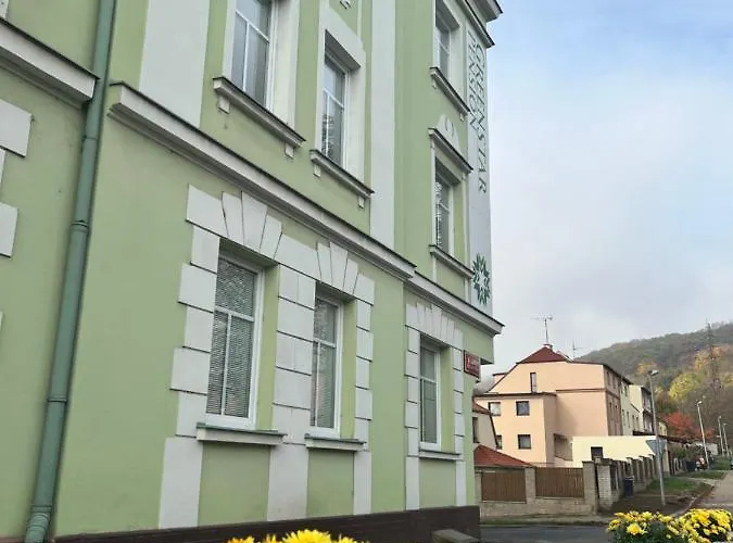 Greenstar בית הארחה 3*